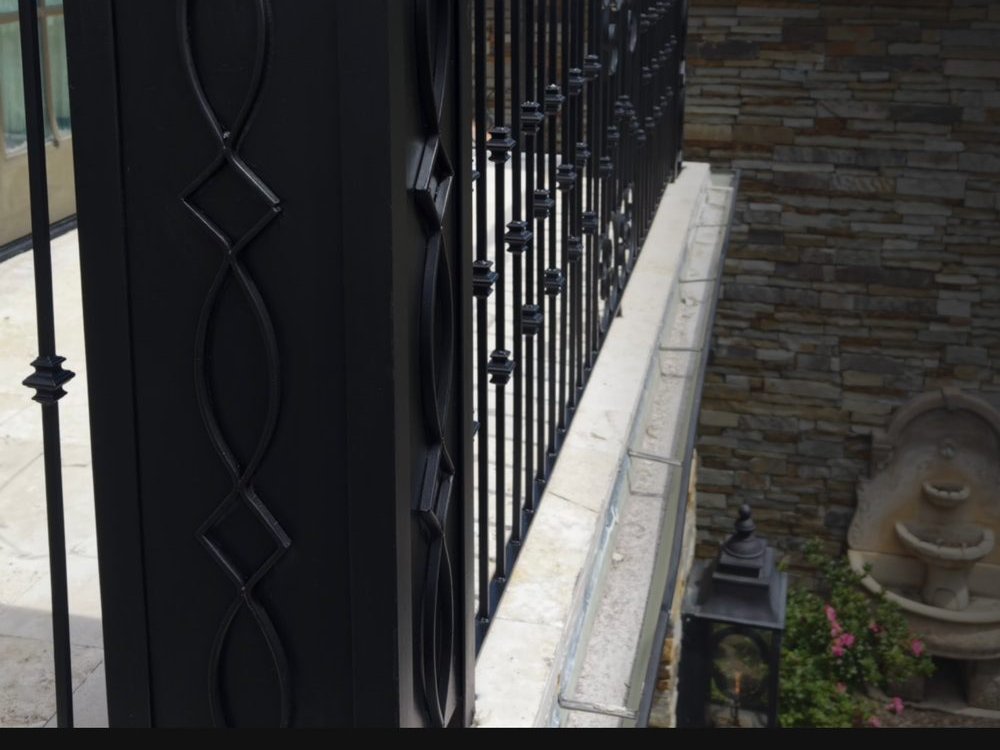 Railings, Decks & Outdoor Wood